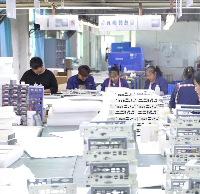 Quais são os requisitos de resistência estrutural para processamento de chapas metálicas não padronizadas?