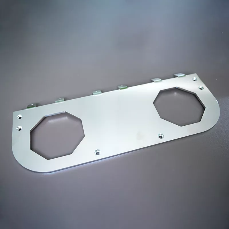 Processamento CNC de chapa metálica