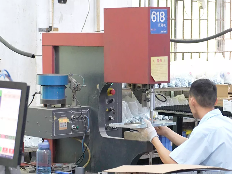 Export packaging of stainless steel enclosure covers with PE protective film and EPE shockproof foam